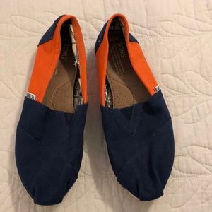 Toms Auburn or UVA women’s campus classics